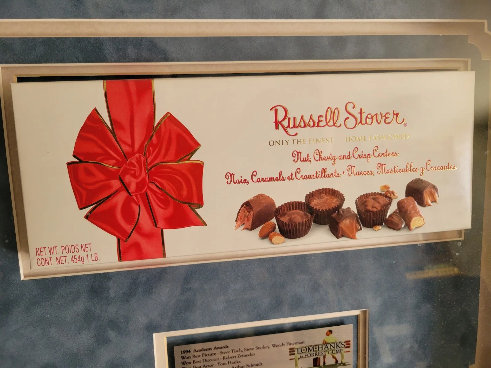 Tom Hanks — RARE Tom Hanks Signed Forrest Gump SHADOWBOX CHOCOLATE PROP Framed Autograph, image 5