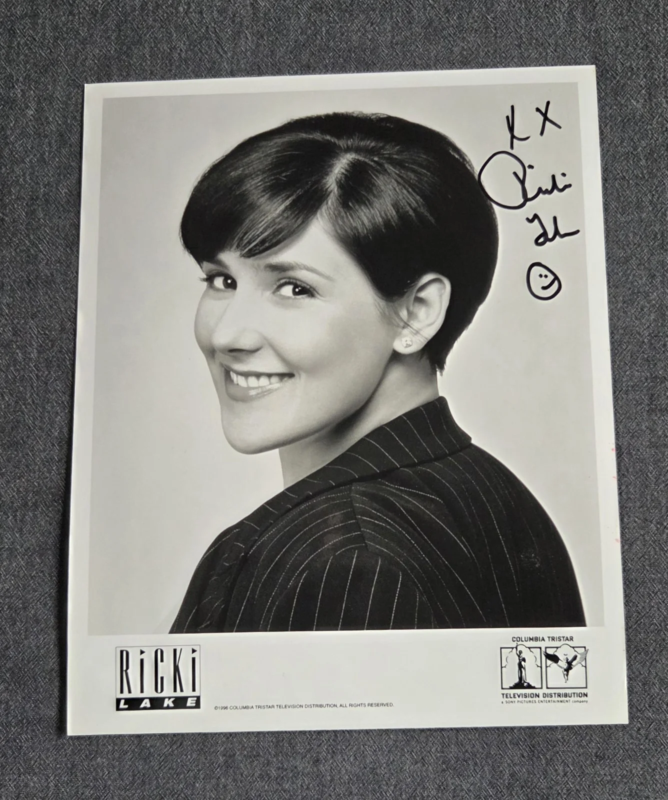 Ricki Lake — Ricki Lake Signed 8x10 B&W Promotiona Glossy Photo Autograph 1996