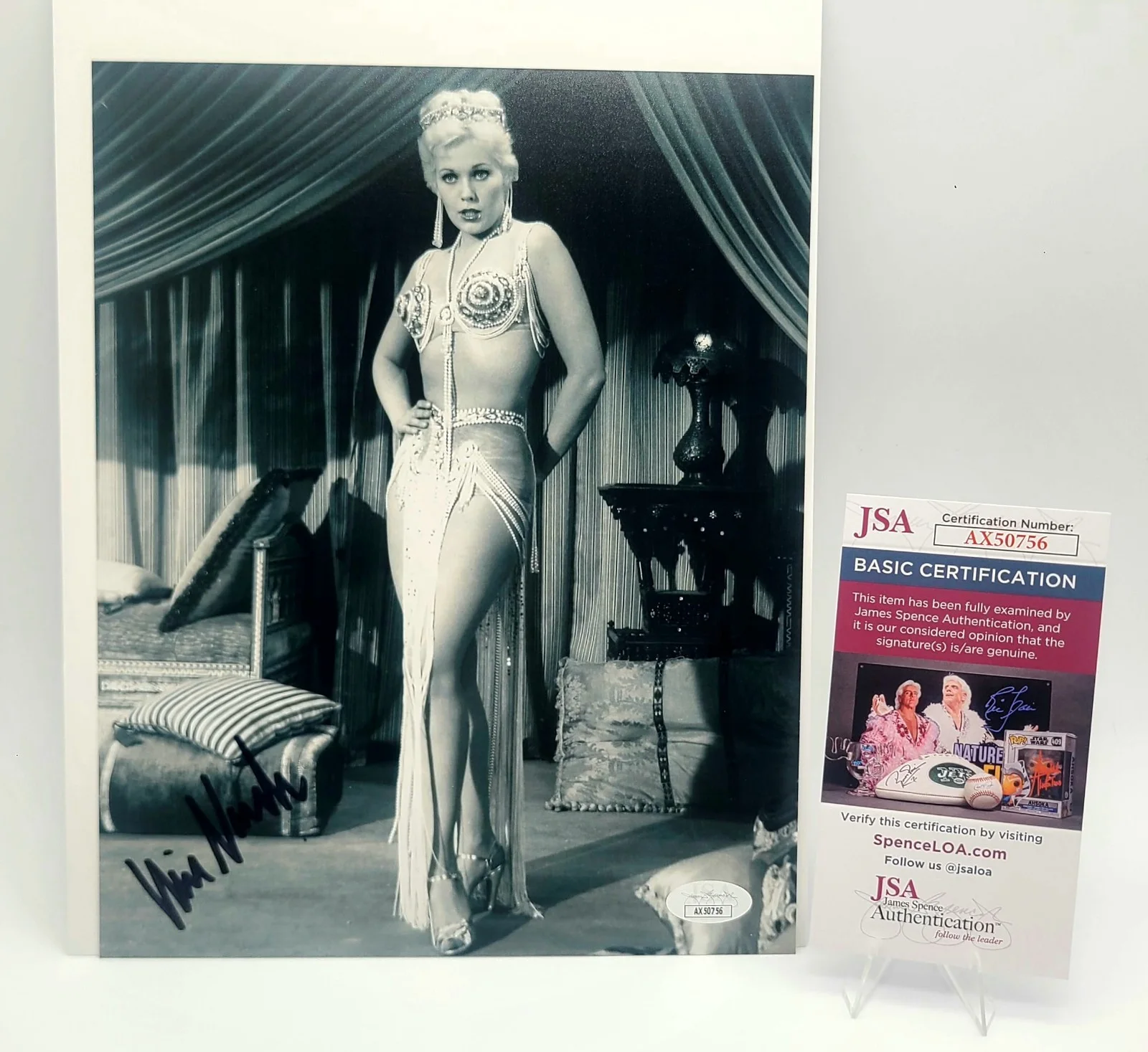 Kim Novak — Kim Novak Signed 8x10 Photo JSA COA Hollywood Legend Actress Autograph