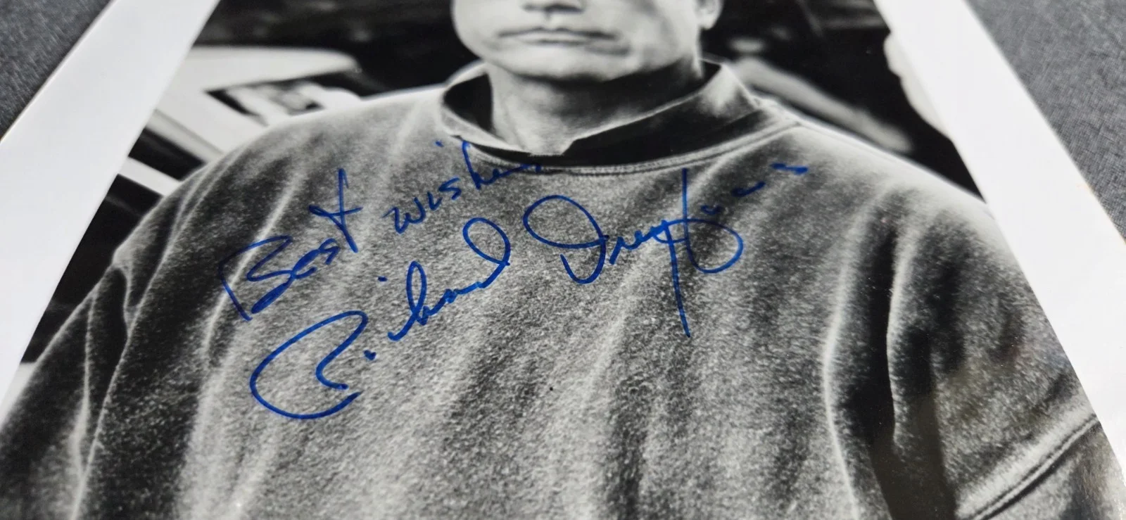 Richard Dreyfuss — Richard Dreyfuss Signed Autographed 8x10 B&W Glossy Photo, изображение 2