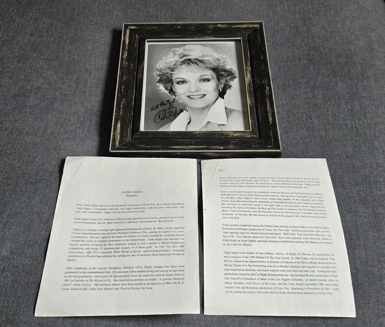 Cathy Rigby — Cathy Rigby Signed 8x10 B&W Glossy Photos (Lot of 2) & 2-Page Biography, изображение 4