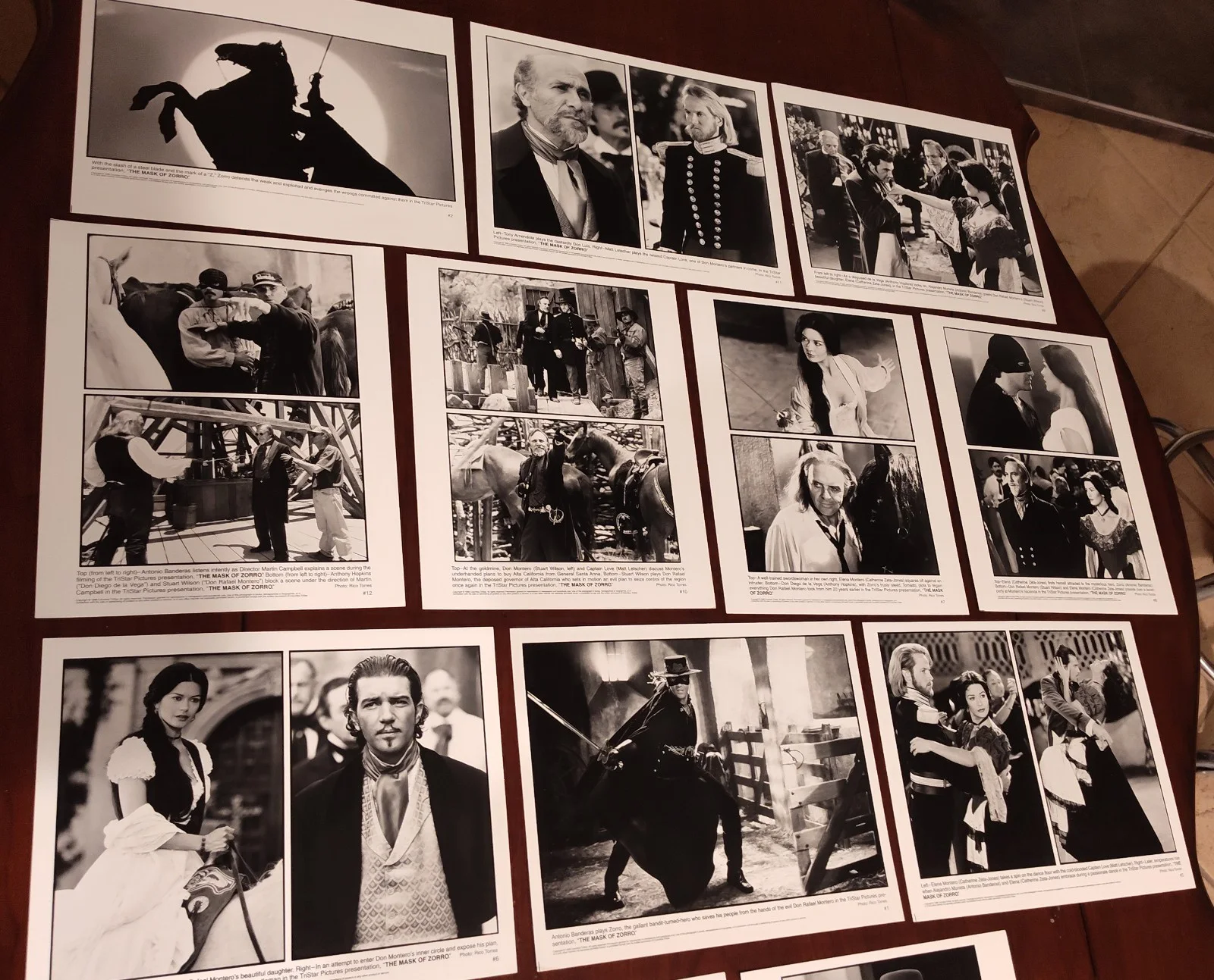 Mask of Zorro with Antonio Banderas and Catherine Zeta-Jones 8x10 photos, изображение 2