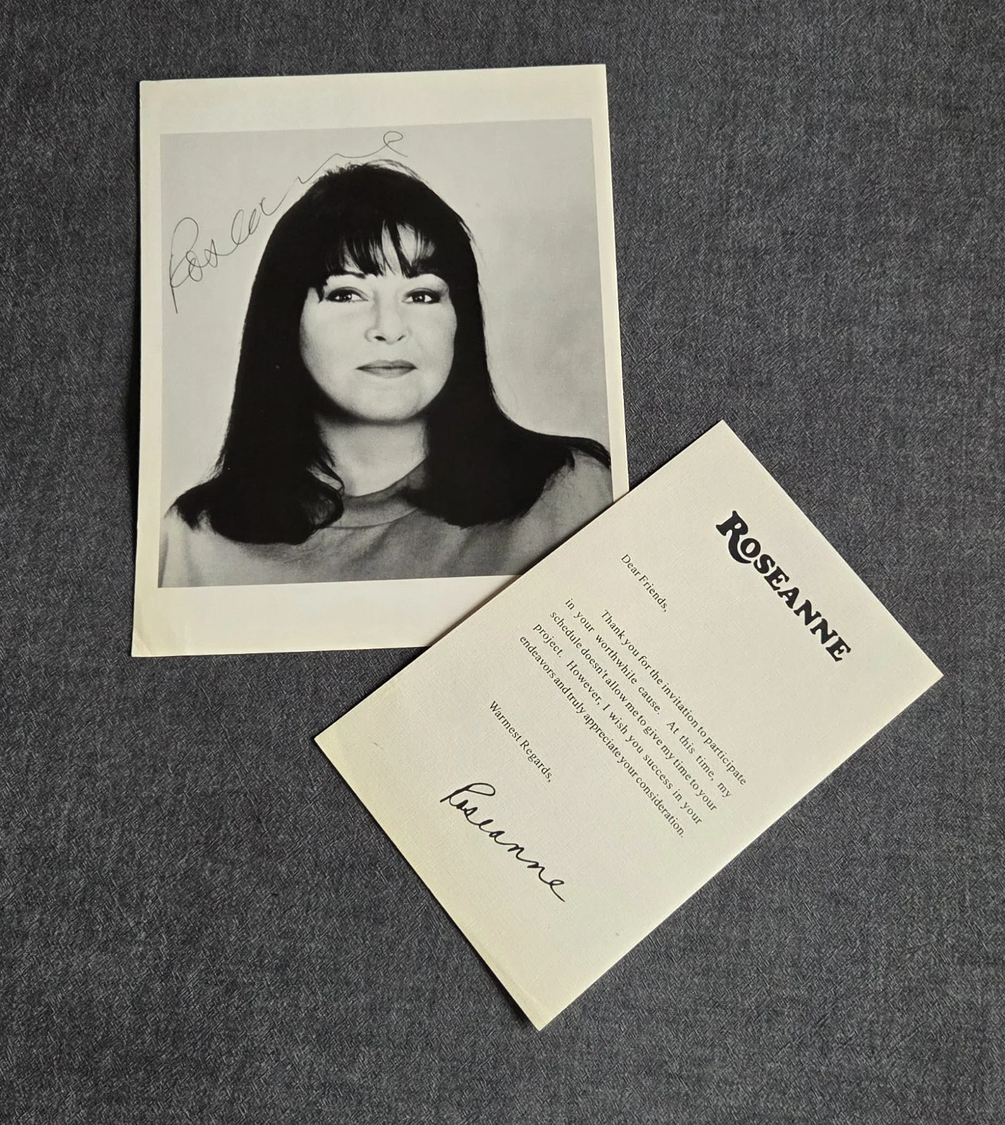 Roseanne Barr — Rosanne Barr Vintage Autograph (Facsimile) 8x10 B&W Photo & Linen Letterhead, изображение 2