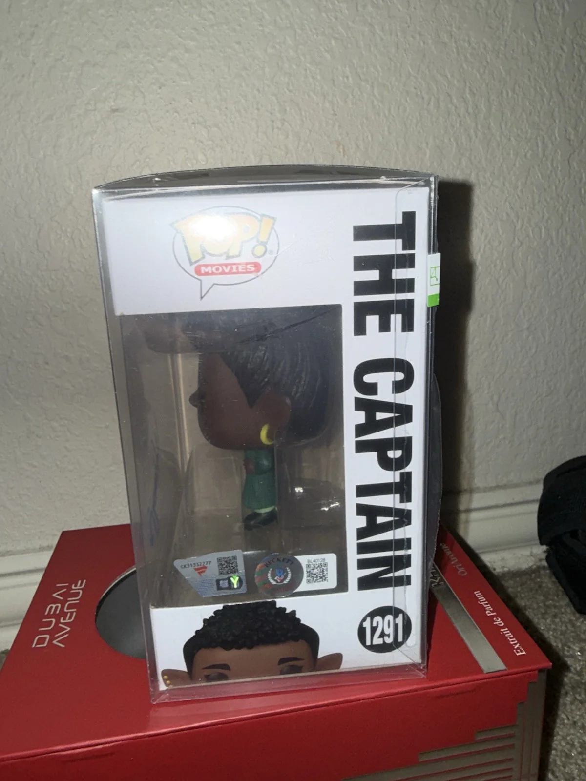Whoopi Goldberg — Luck The Captain Whoopi Goldberg Autographed Funko Pop #1291, изображение 2