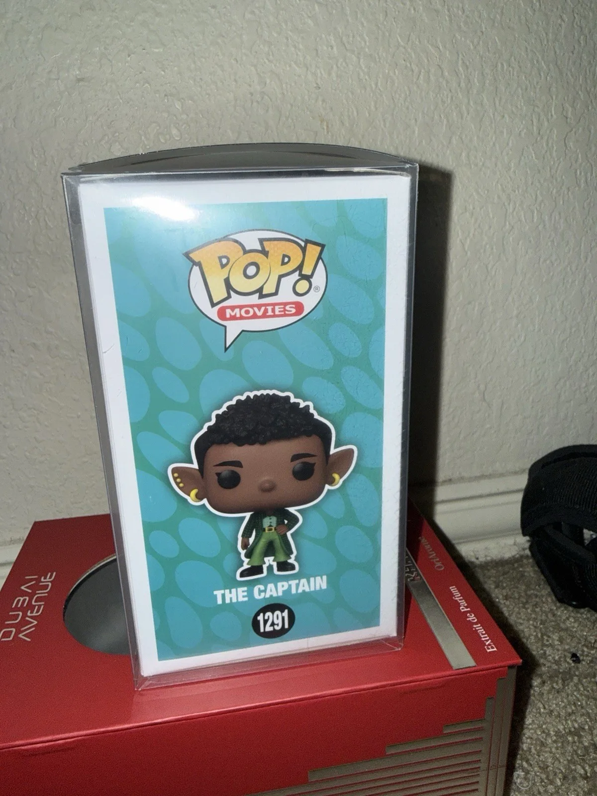 Whoopi Goldberg — Luck The Captain Whoopi Goldberg Autographed Funko Pop #1291, изображение 4