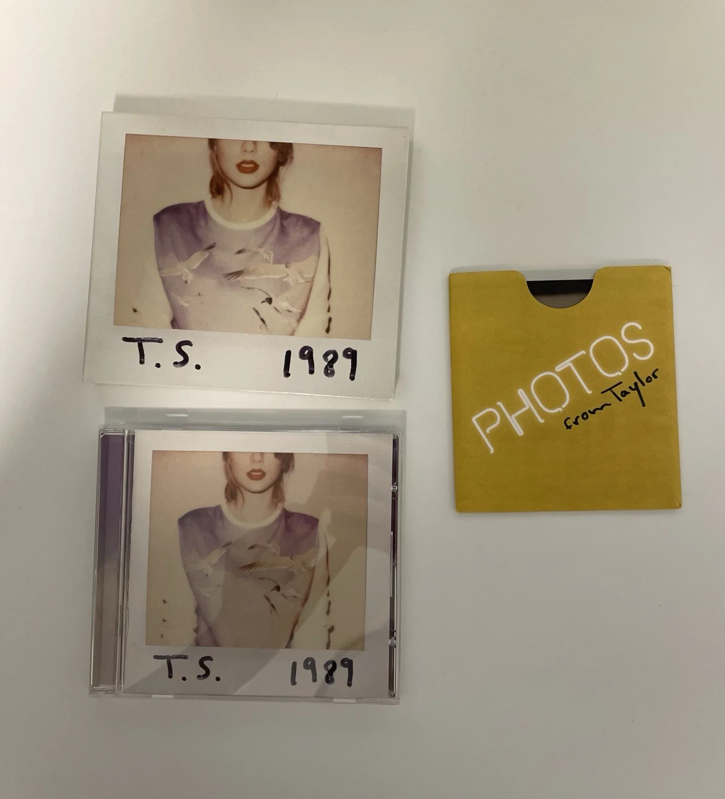 HUGE VINTAGE Taylor Swift 1989 CD with Collectible Photos And Details #14-26, изображение 2