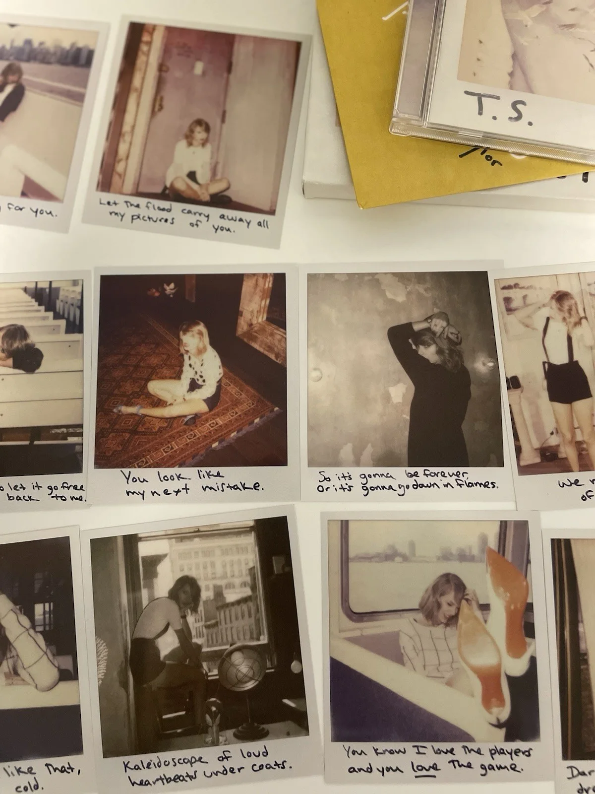 HUGE VINTAGE Taylor Swift 1989 CD with Collectible Photos And Details #14-26, изображение 4