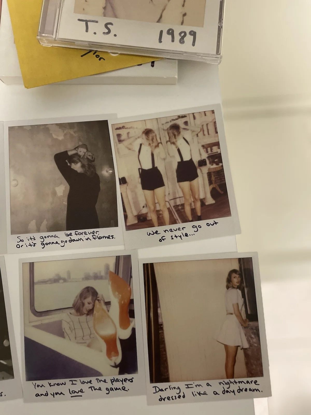 HUGE VINTAGE Taylor Swift 1989 CD with Collectible Photos And Details #14-26, изображение 5
