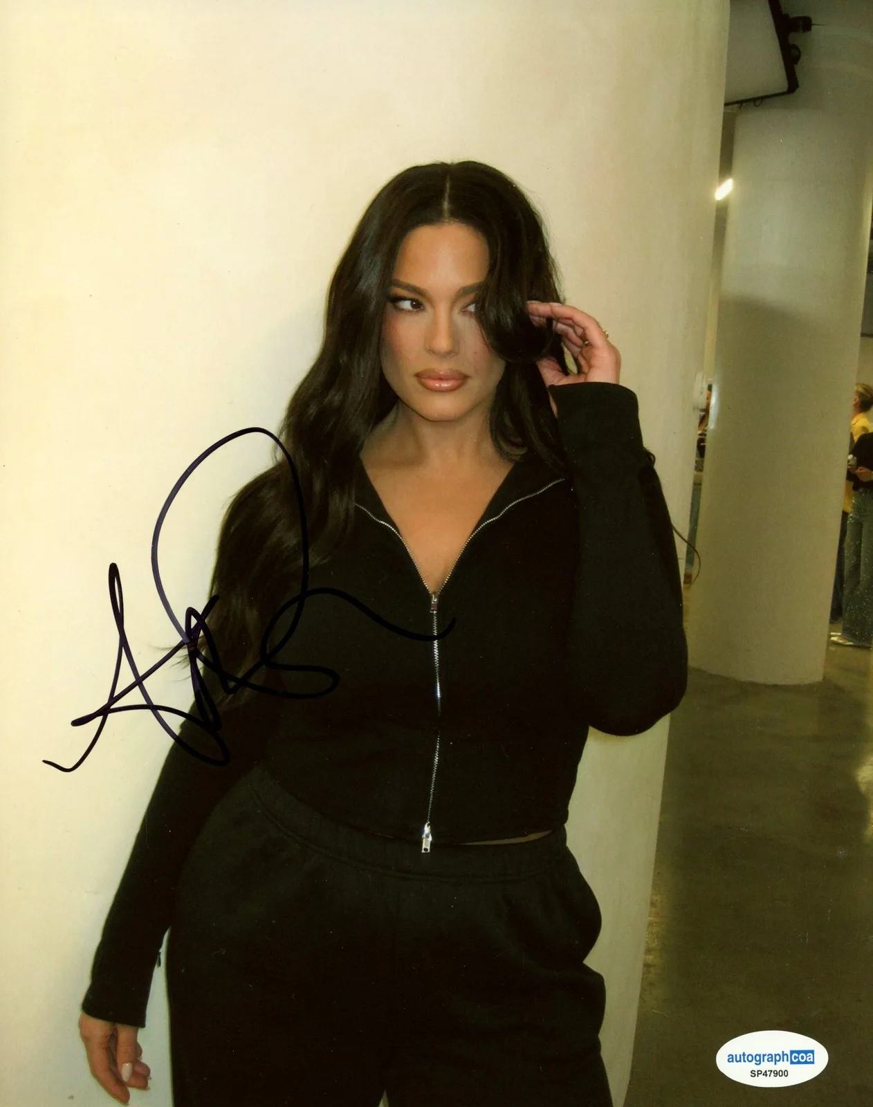 Ashley Graham — Ashley Graham AUTOGRAPH Signed Sports Illustrated Model 8x10 Photo ACOA, изображение 2