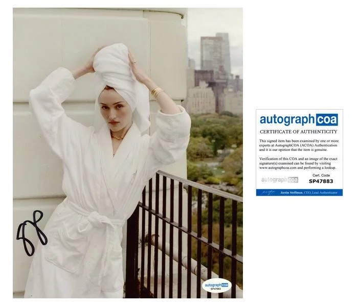 Sarah Pidgeon — Sarah Pidgeon "Tiny Beautiful Things" AUTOGRAPH Signed 8x10 Photo ACOA