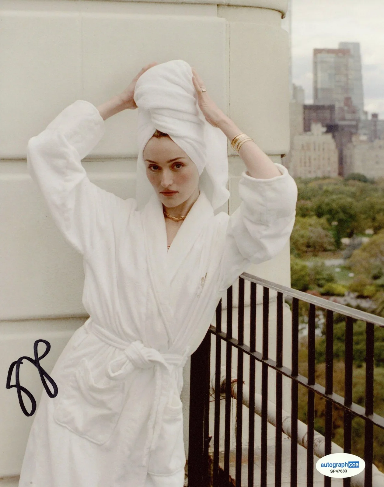 Sarah Pidgeon — Sarah Pidgeon "Tiny Beautiful Things" AUTOGRAPH Signed 8x10 Photo ACOA, image 2