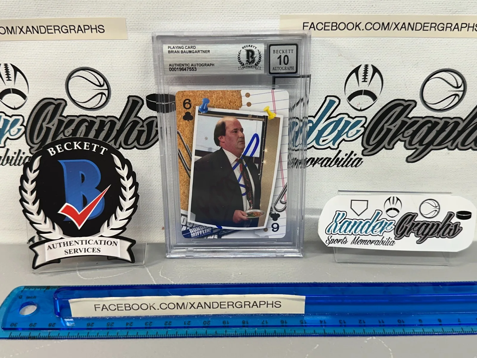 SUITS L.A. AUTOGRAPHED SLABBED SLAB AUTHENTICATED CERTIFIED ENCAP — BRIAN BAUMGARTNER KEVIN MALONE SIGNED THE OFFICE ON CARD BECKETT BGS BAS 10