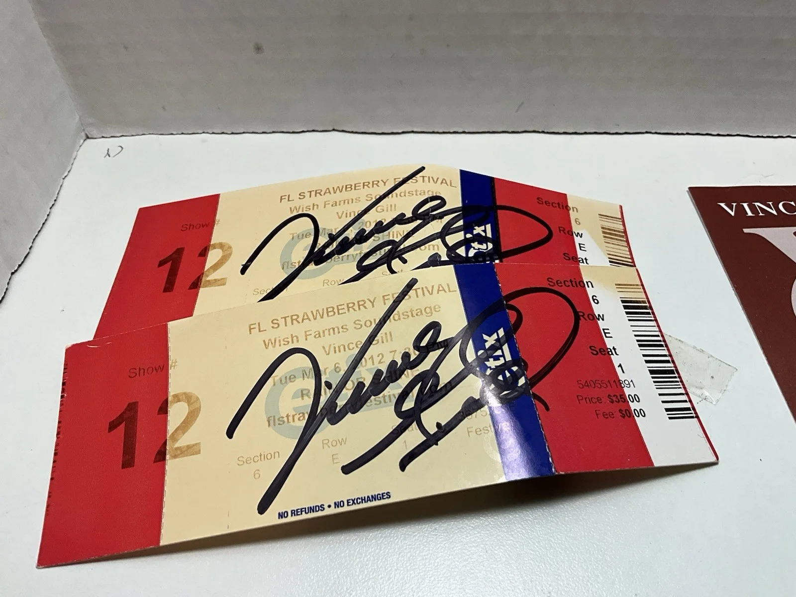 2 Autographed VINCE GILL Tickets & VIP - FL Strawberry Festival March 6, 2012, изображение 2