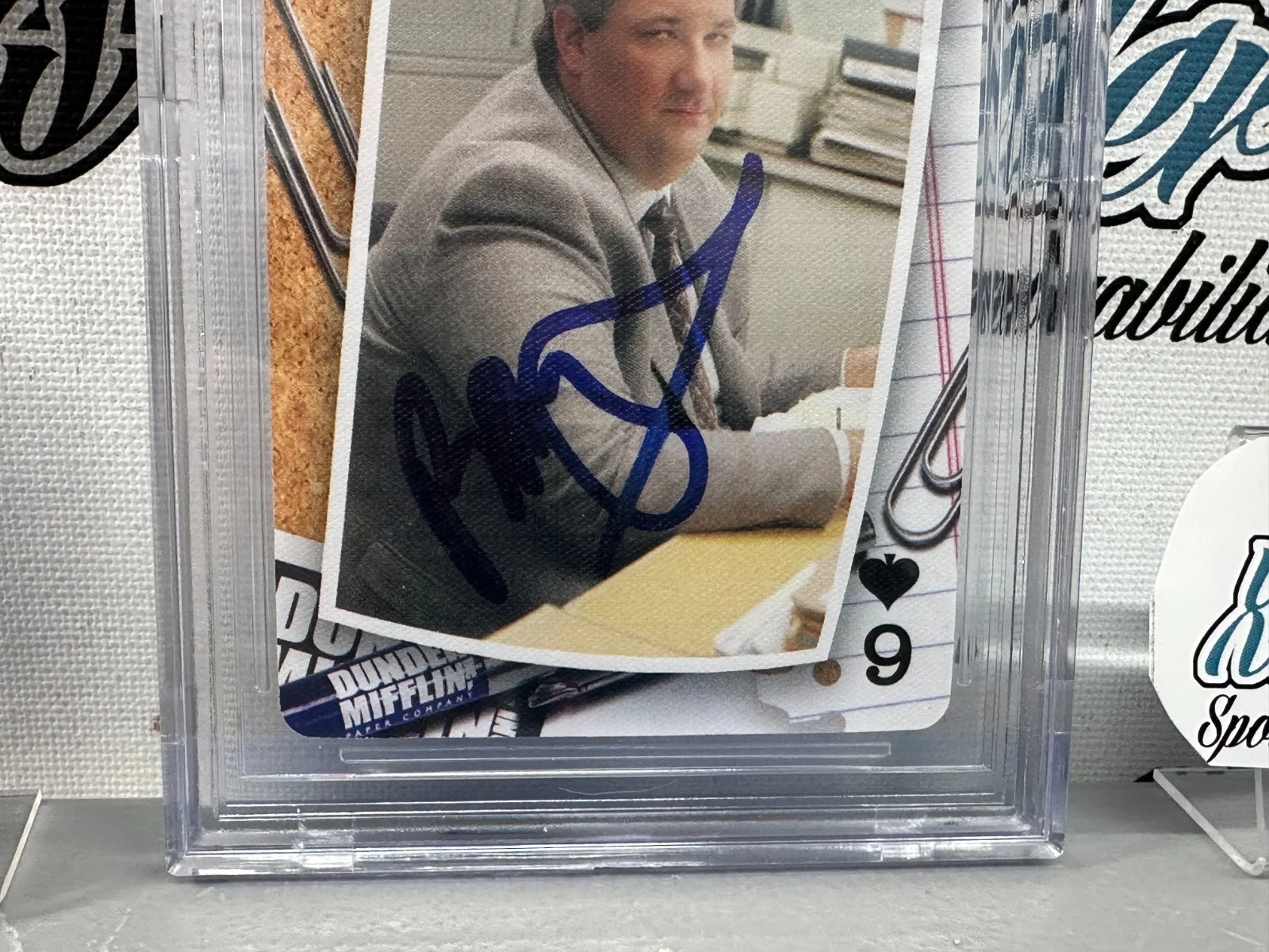 SUITS L.A. AUTOGRAPHED SLABBED SLAB AUTHENTICATED CERTIFIED ENCAP — BRIAN BAUMGARTNER KEVIN MALONE SIGNED THE OFFICE ON CARD BECKETT BGS BAS 10, image 3
