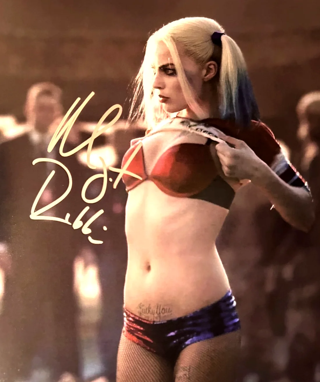 Margot Robbie — Margot Robbie Signed (HARLEY QUINN) 8x10" Authentic Original Autograph w/COA