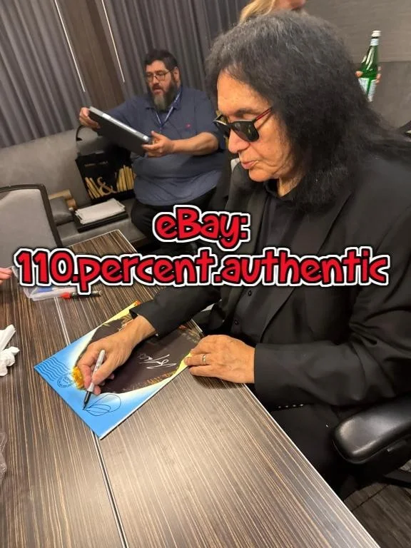 KISS x3 PAUL STANLEY GENE SIMMONS KULICK SIGNED HOT IN THE SHADE VINYL LP, изображение 3