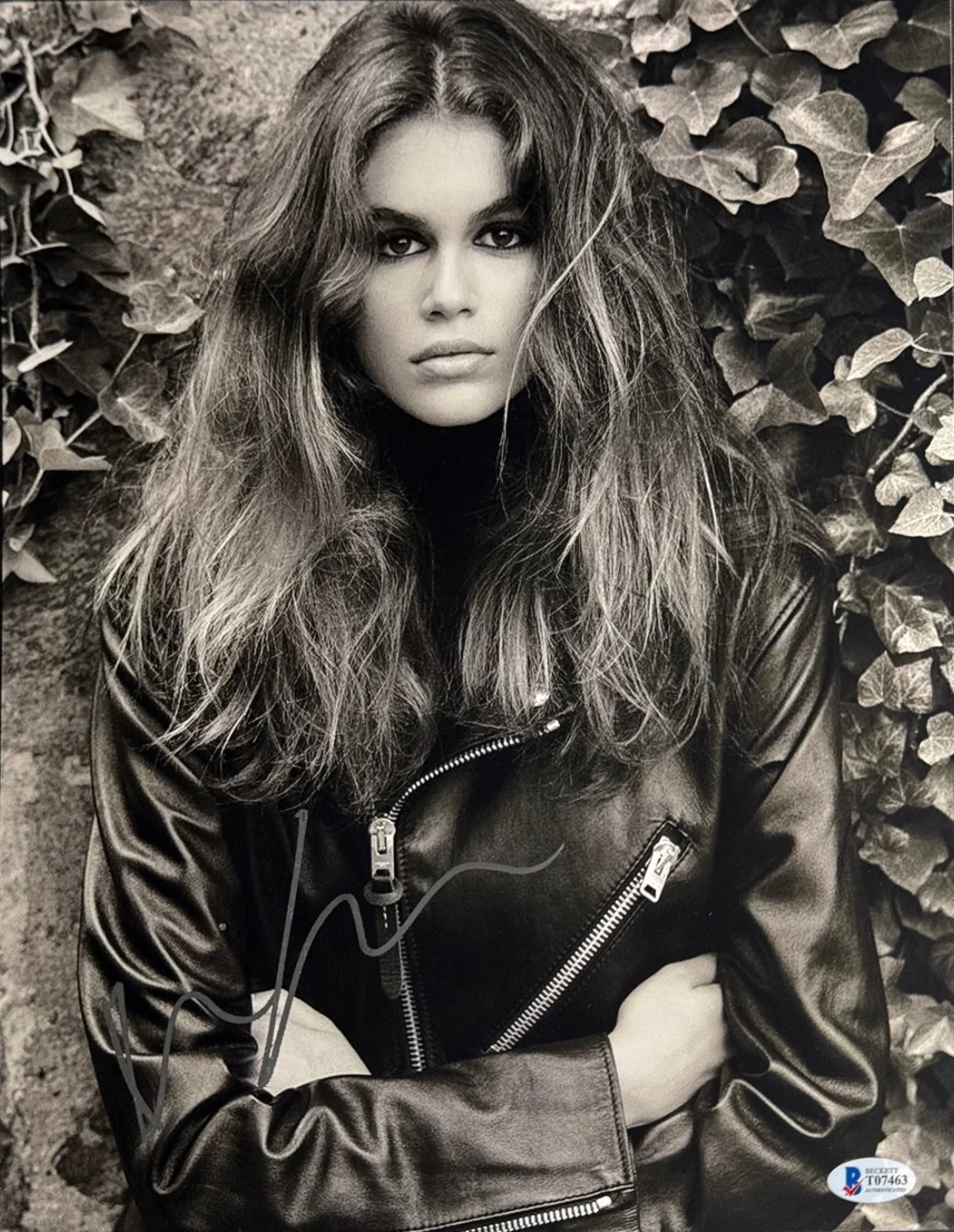 Kaia Jordan Gerber — Kaia Jordan Gerber Signed 11x14 Sexy Super Model BAS T07463, image 2
