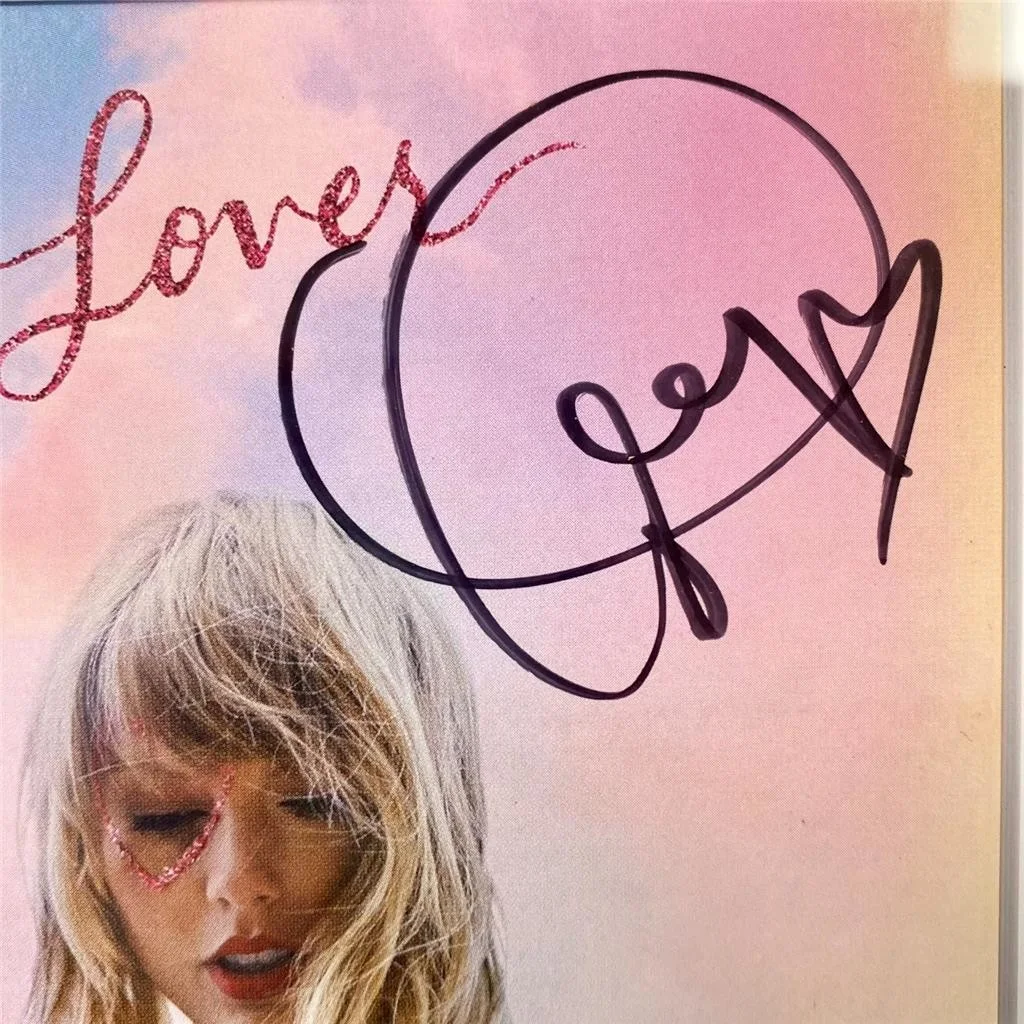 Taylor Swift signed ME! Lover CD Cover Booklet autograph framed display ~ JSA, image 3