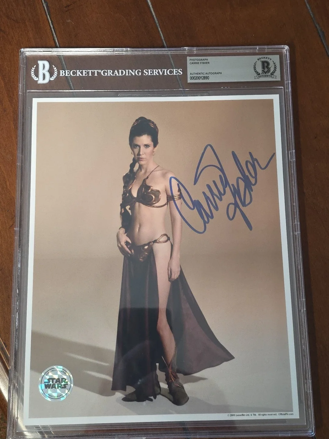 Carrie Fisher — Carrie Fisher Star Wars Authentic Signed 8x10 Photo Autographed BAS Slabbed