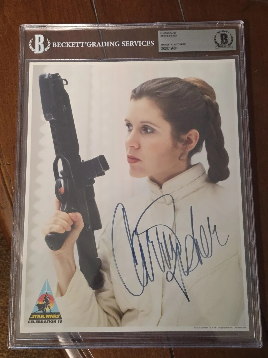 Carrie Fisher — Carrie Fisher Star Wars Authentic Signed 8x10 Photo Autographed BAS Slabbed