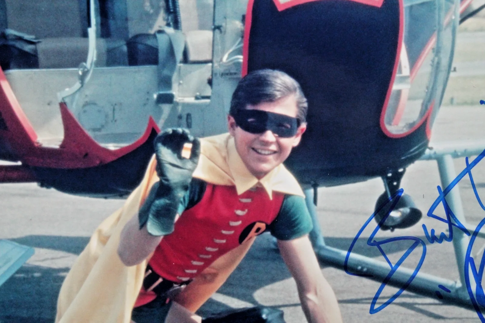 Burt Ward — Burt Ward Actor ROBIN & BATMAN "Holy Cow" Signed 8x10 Photo Autographed PSA, изображение 2