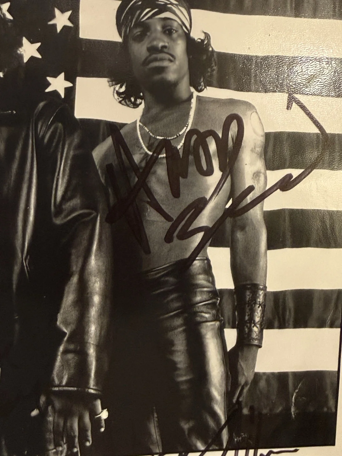 OUTKAST DUO GROUP AUTOGRAPHED STANKONIA PHOTO. ANDRE 3000 AND BIG BOI (JSA), image 3