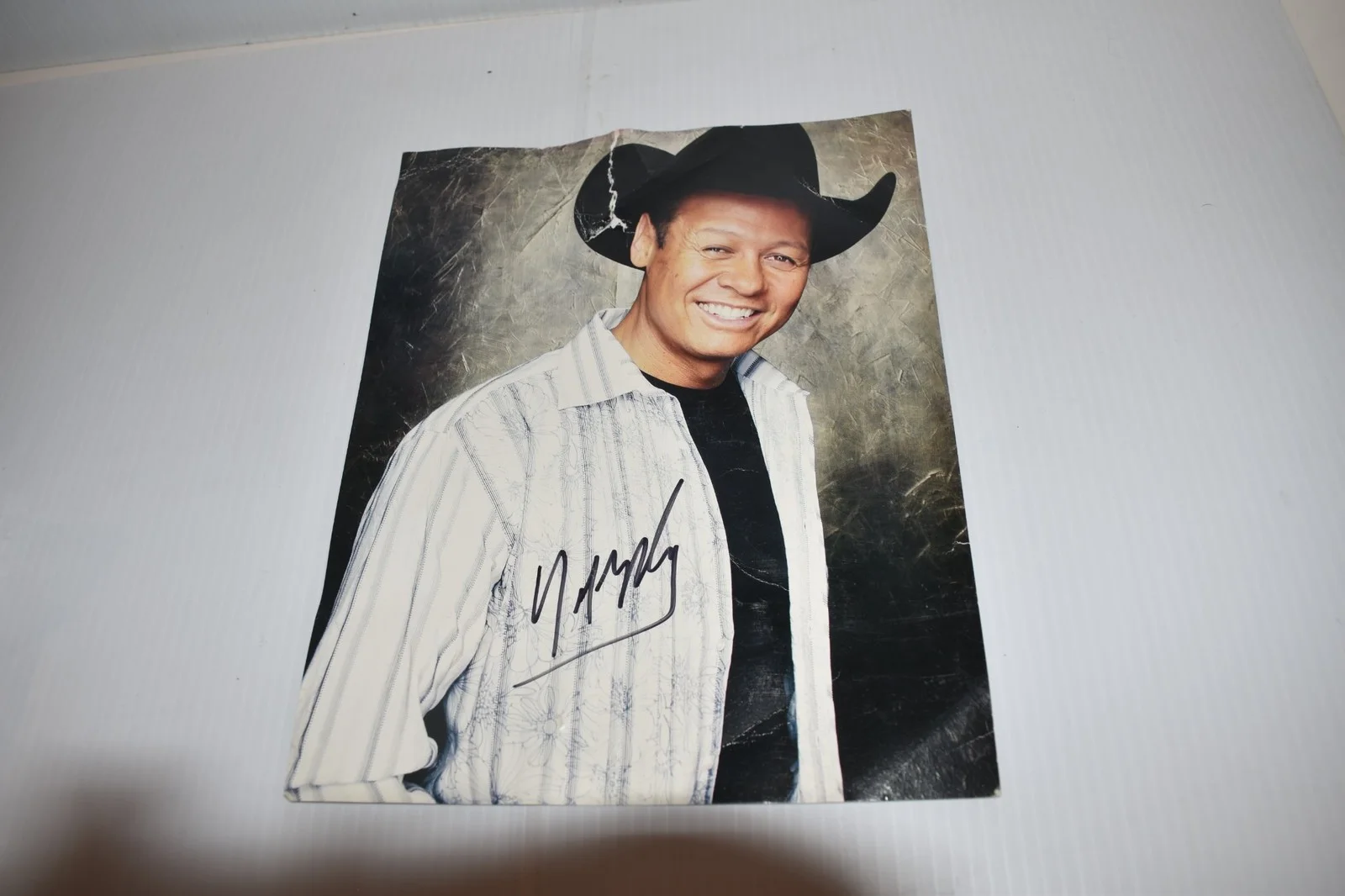 HUGE LOT OF PROMO COUNTRY 8X10" PHOTOS / PROGRAMS- SOME SIGNED (YLG53), изображение 3