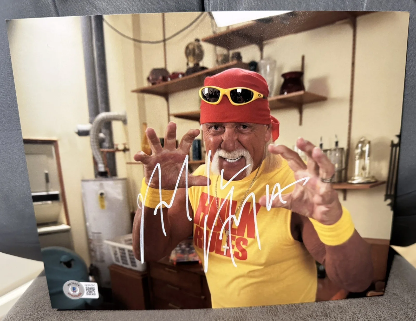 Hulk Hogan — 🔥 Hulk Hogan Signed Autographed 8x10 Photo WWE WWF HOF-05 Beckett COA (RIP)
