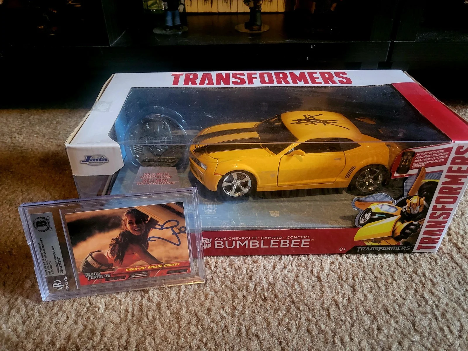 Shia LaBeouf — Shia LaBeouf signed Transformers Bumblebee diecast car 1:24 Beckett and Fox Card