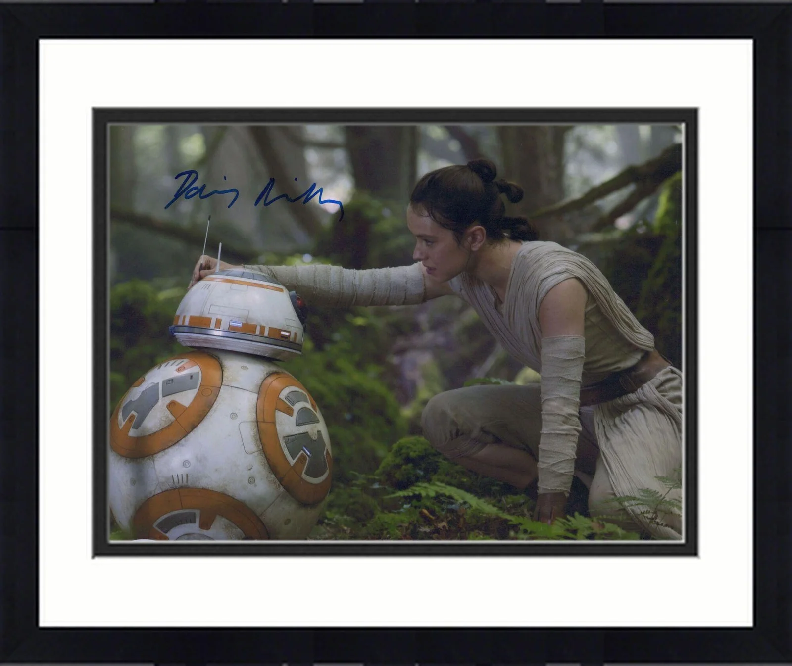 Daisy Ridley — Daisy Ridley Star Wars 11x14 Photo Item#10193086