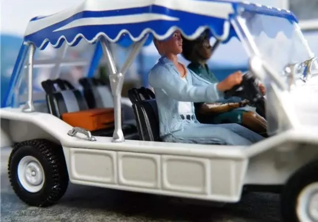 JAMES BOND 007 LIVE & LET DIE CAR CHASE MOVIE FILM SCENE DIORAMA 1:43 SCALE, изображение 2