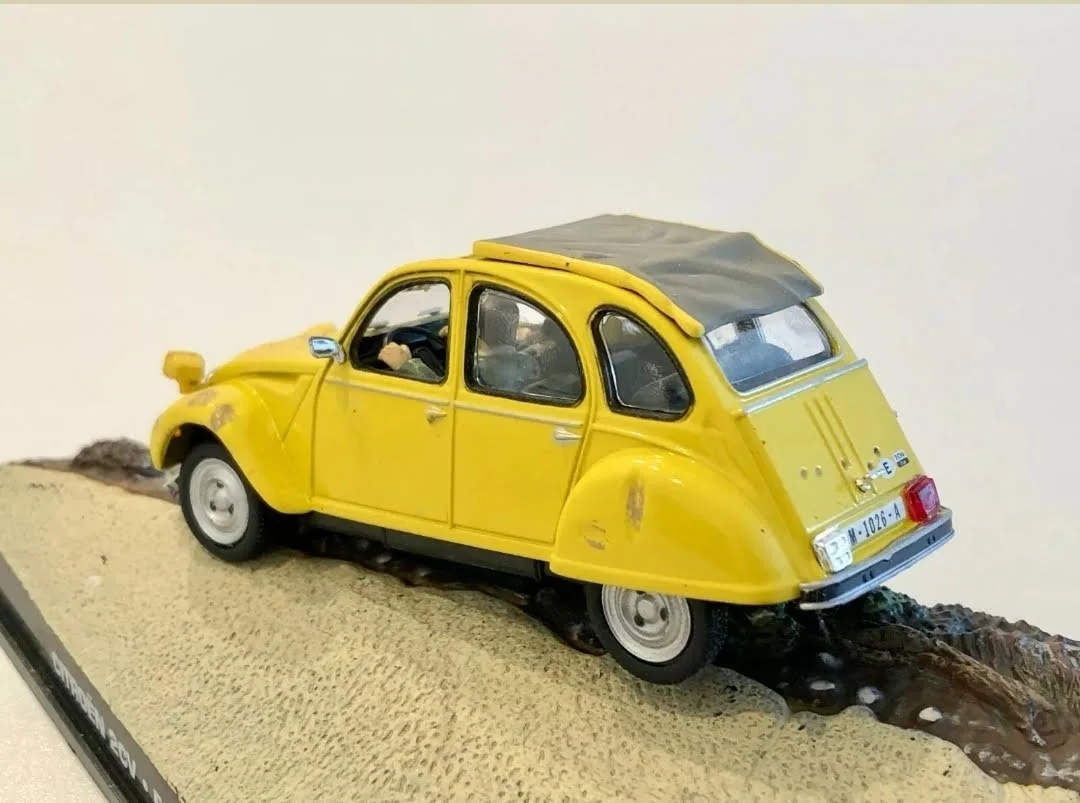 JAMES BOND 007 FOR YOUR EYES ONLY CAR CHASE MOVIE FILM SCENE DIORAMA 1:43 SCALE, изображение 4