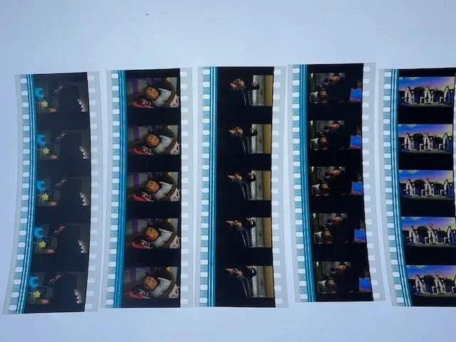 Despicable Me 2 35mm Film Cells Strips - 5 Strips of 5 Cells FREE P&P, изображение 2