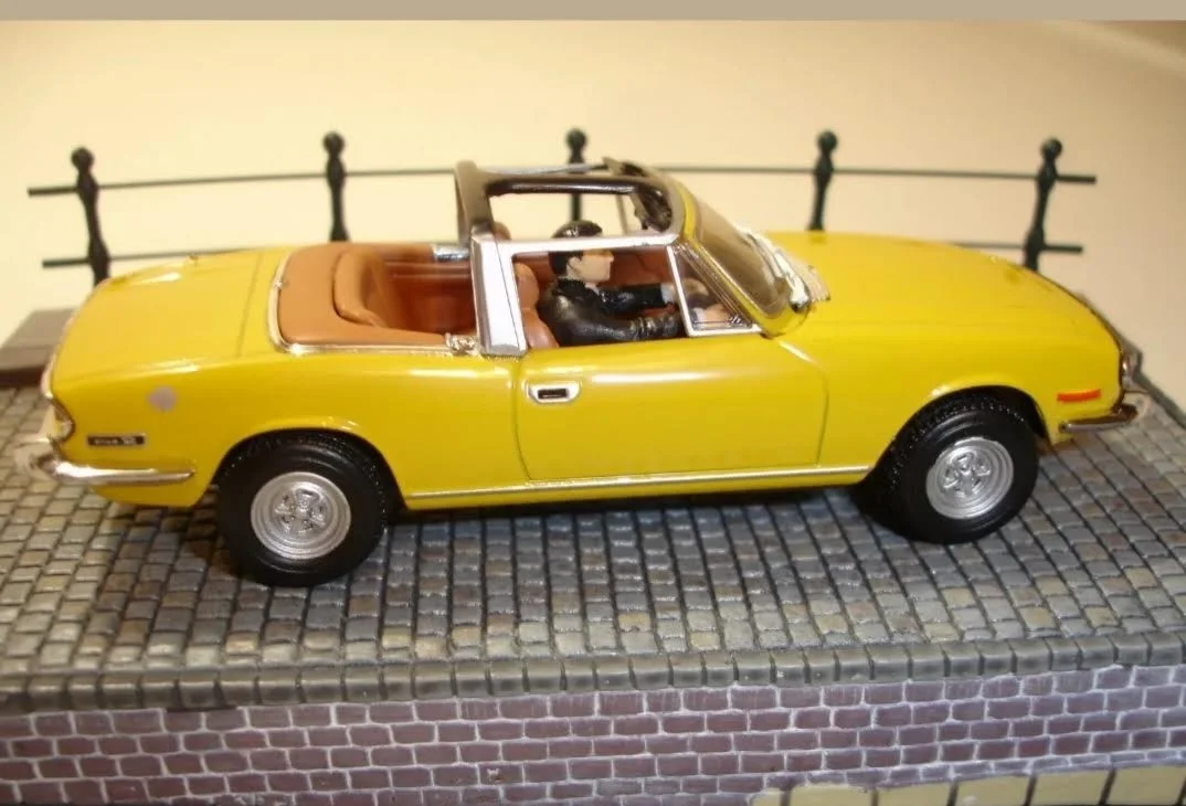 JAMES BOND 007 DIAMONDS ARE FOREVER CAR CHASE SCENE DISPLAY DIORAMA 1:43 SCALE, изображение 2