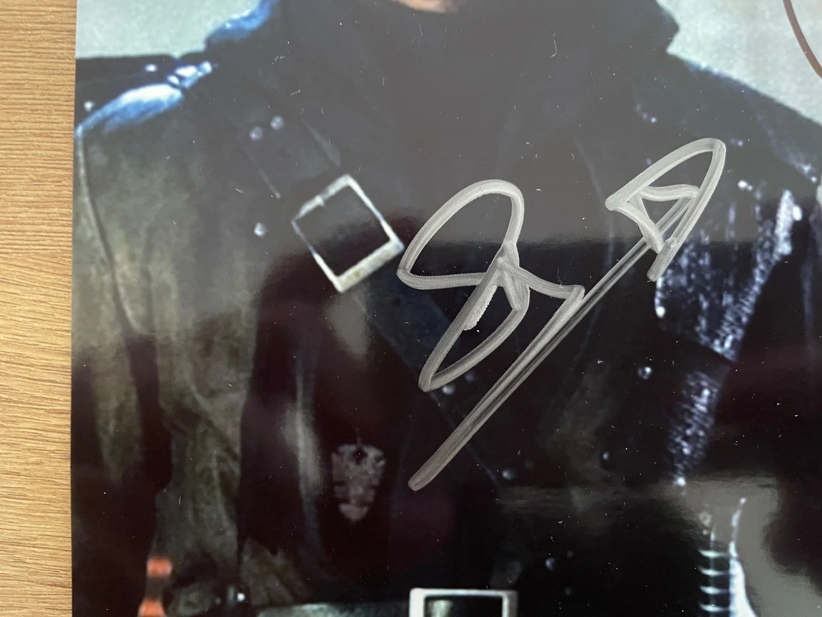 Signed DC Green Arrow & Firestorm (Stephen & Robbie Amell) - Indiegogo Campaign, изображение 3