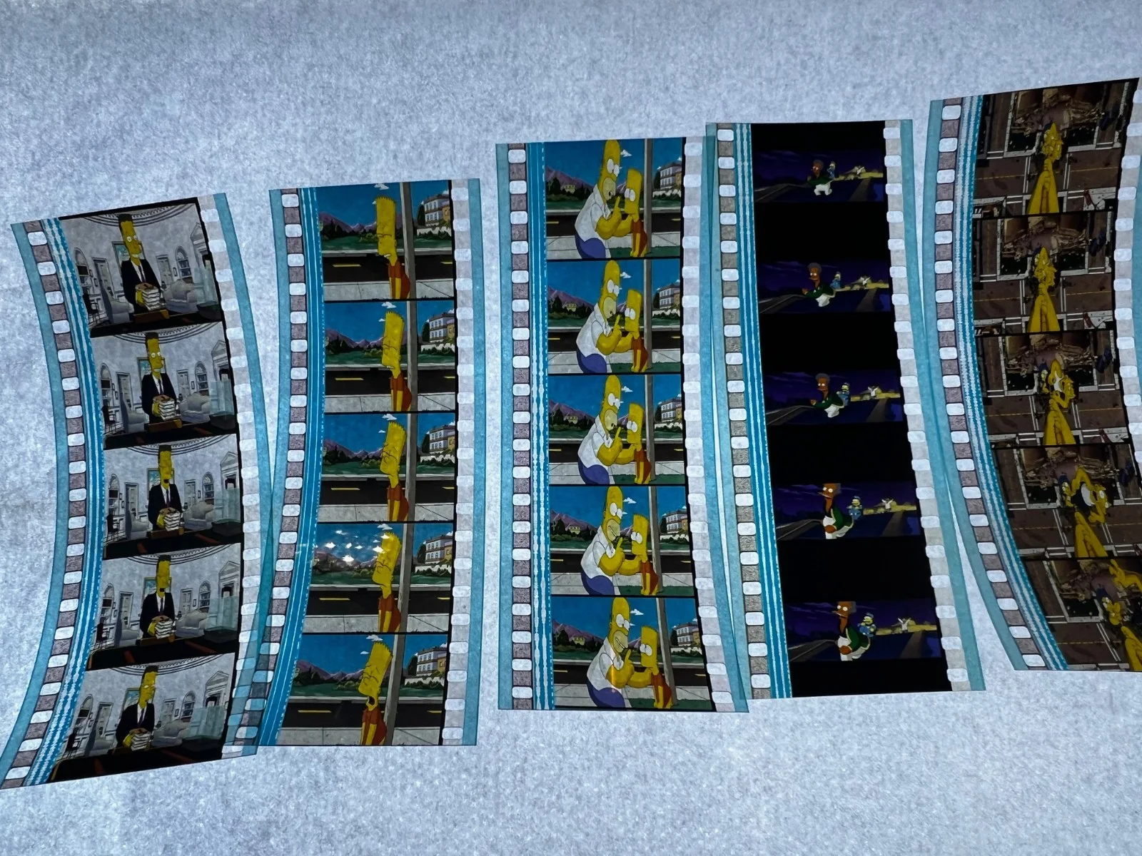 Simpsons Movie 35mm Film Cells Strips - 5 Strips of 5 Cells FREE P&P, изображение 2