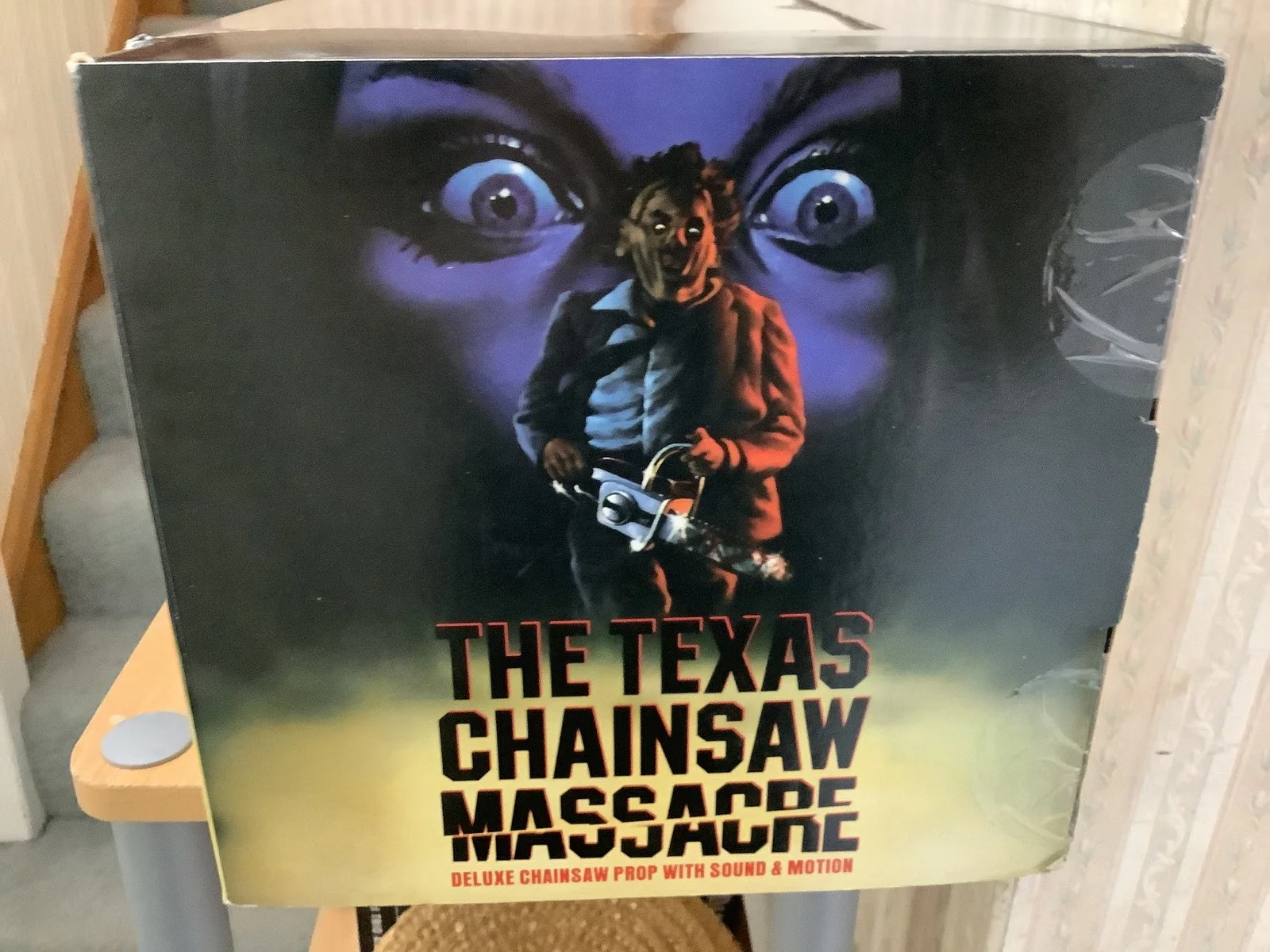The Texas Chainsaw Massacre Deluxe Chainsaw Prop with Sound & Motion, изображение 5
