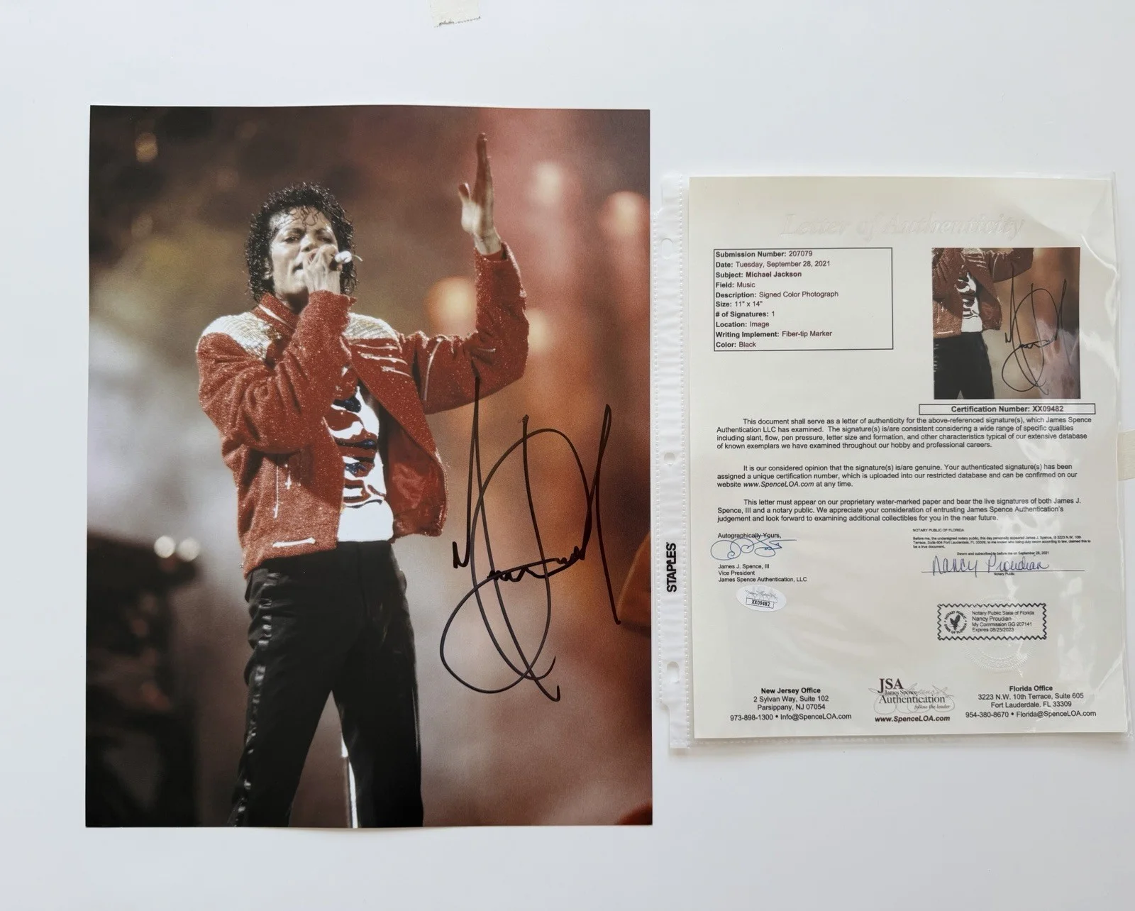 MICHAEL JACKSON SIGNED HUGE 11x14 MJ Billie Jean Photo Concert Thriller bad King, изображение 2