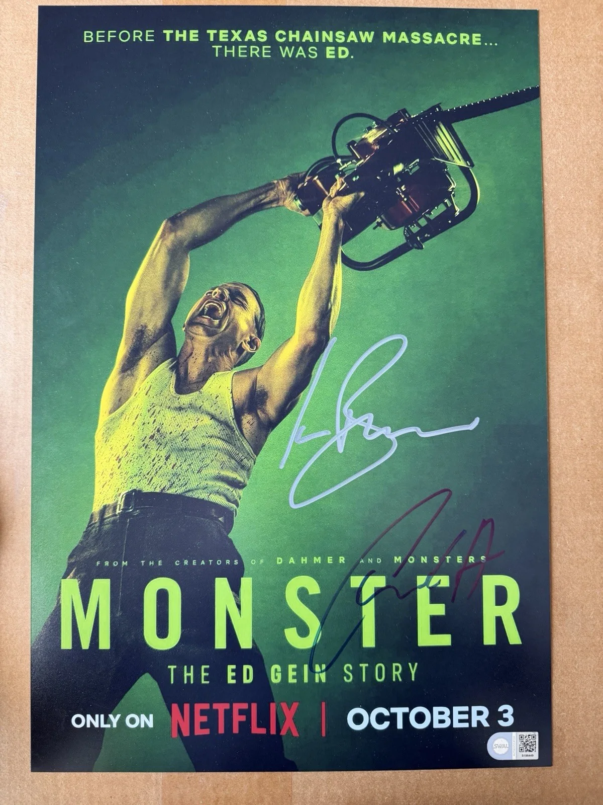 Charlie Hunnam Ian Brennan Signed Monsters The Ed Gein Story Autograph SWAU COA, изображение 2