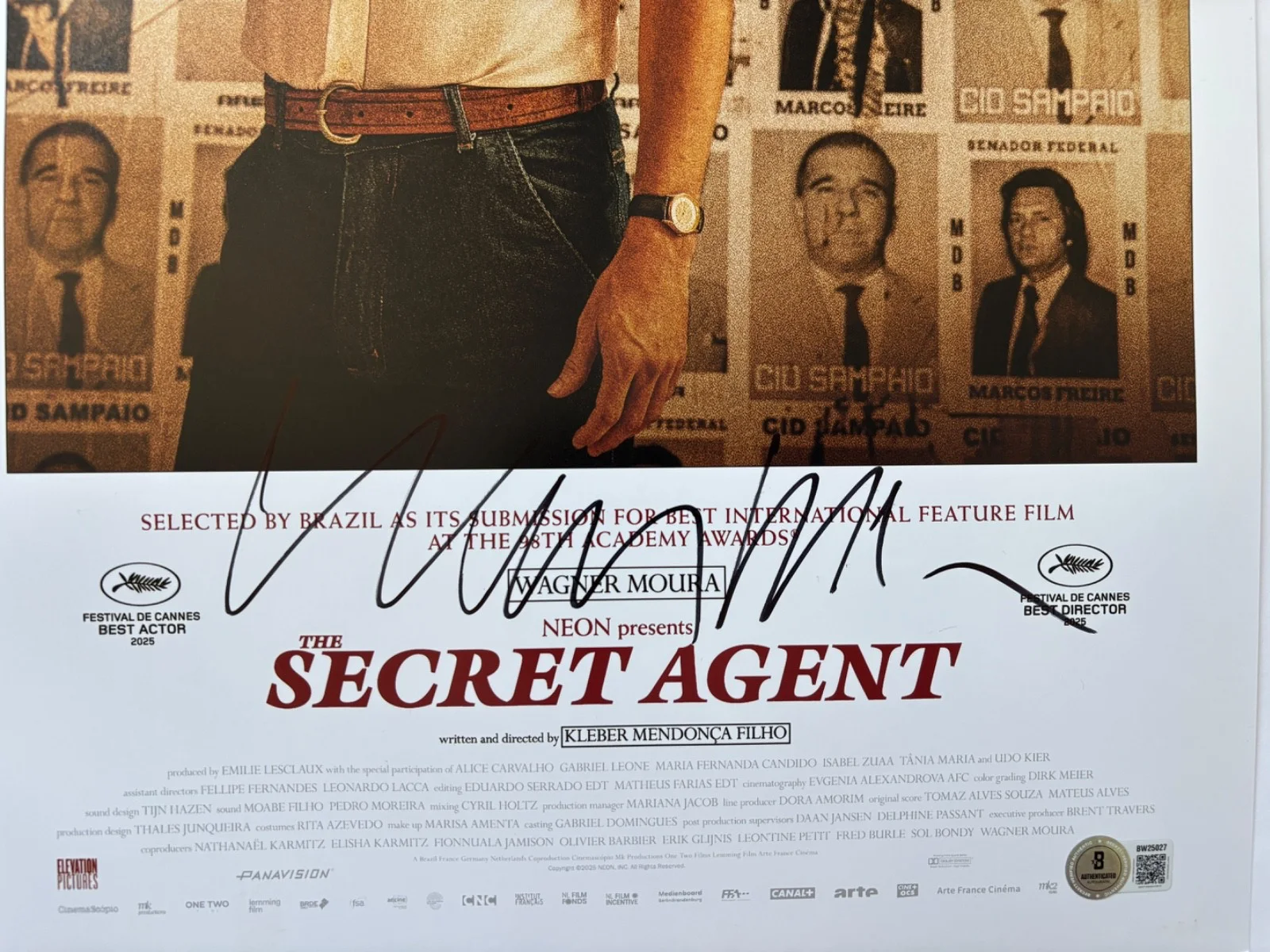WAGNER MOURA SIGNED THE SECRET AGENT 12X18 MOVIE POSTER PHOTO NARCOS ACTOR BAS a, изображение 2