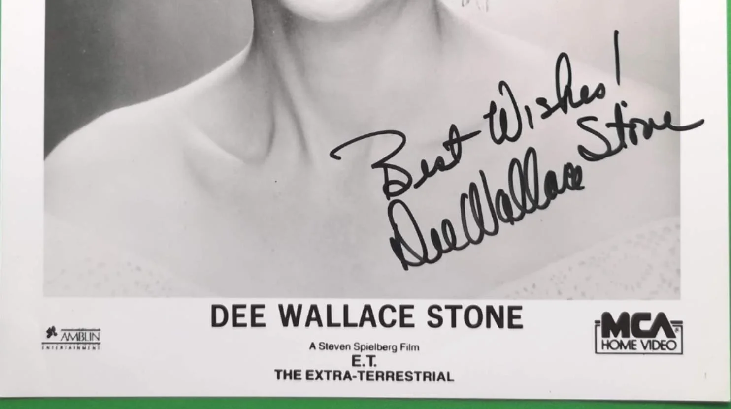 Dee Wallace Stone — Dee Wallace Stone B&W Head Shot Signed 8 x 10 Mum ET Extra Terrestrial MCA USA, изображение 4