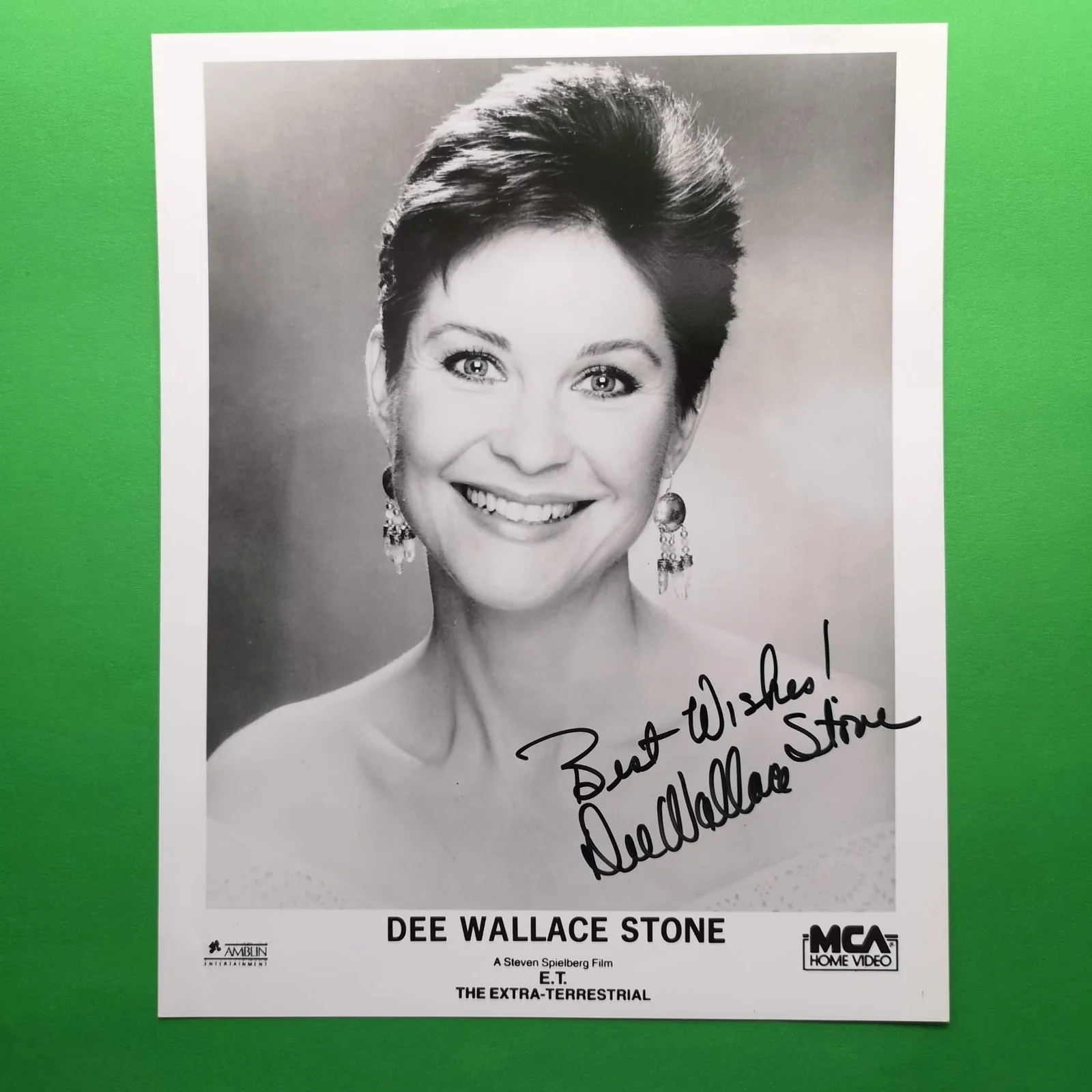 Dee Wallace Stone — Dee Wallace Stone B&W Head Shot Signed 8 x 10 Mum ET Extra Terrestrial MCA USA, изображение 5