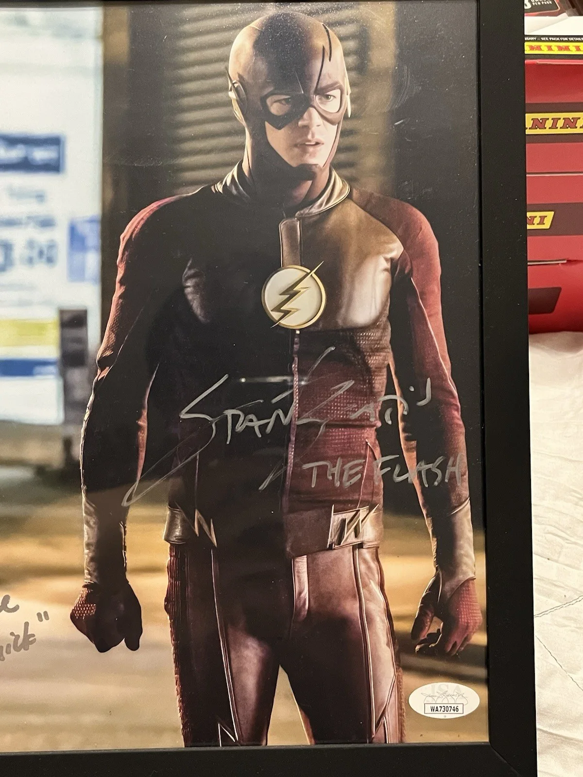 Violett Beane — Violett Beane & Grant Gustin DUAL SIGNED The Flash & Jesse Quick 11x14! JSA COA, изображение 2