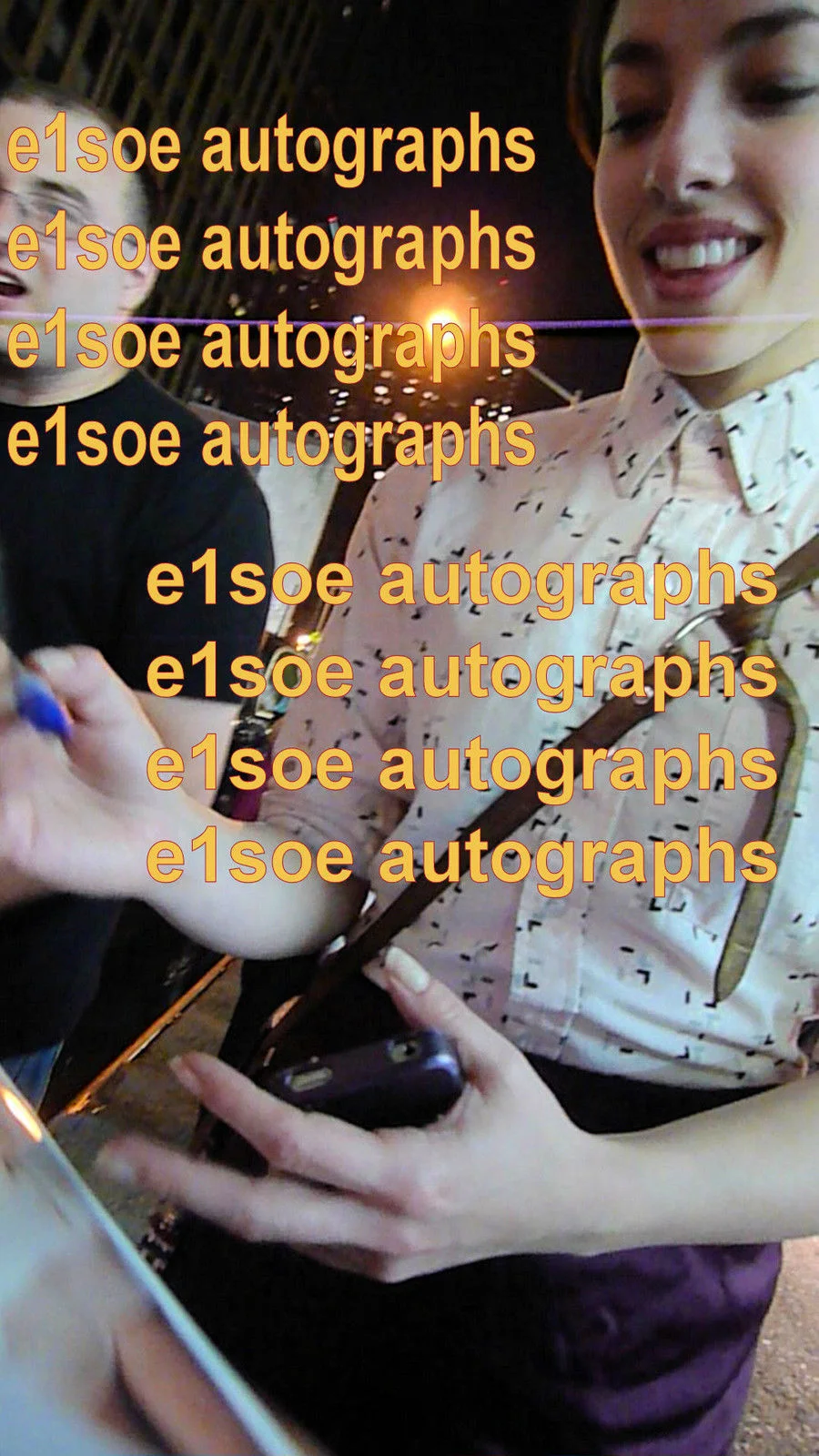 Olivia Thirlby — Olivia Thirlby signed 8x10 photo - In Person Proof - Juno, Dredd, image 2