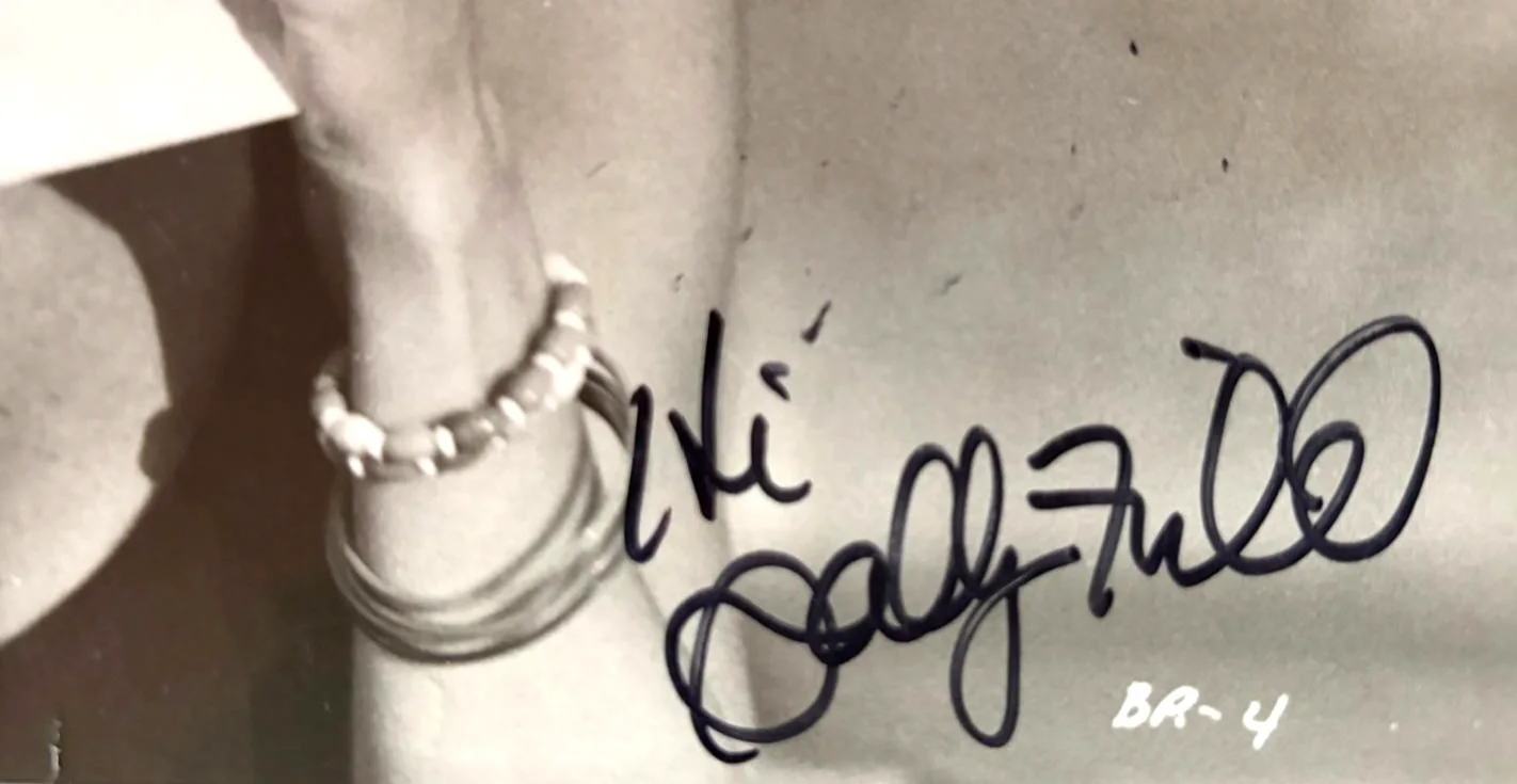 Sally Field — SALLY FIELD SIGNED AUTOGRAPH 8X10 PHOTO BACK ROADS ORIGINAL PROMO RARE PSA COA, изображение 2