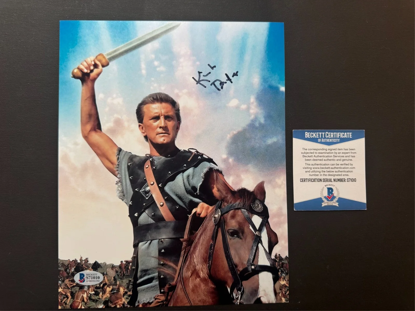 Kirk Douglas — Kirk Douglas Rare! signed autographed Spartacus 8x10 photo Beckett BAS coa