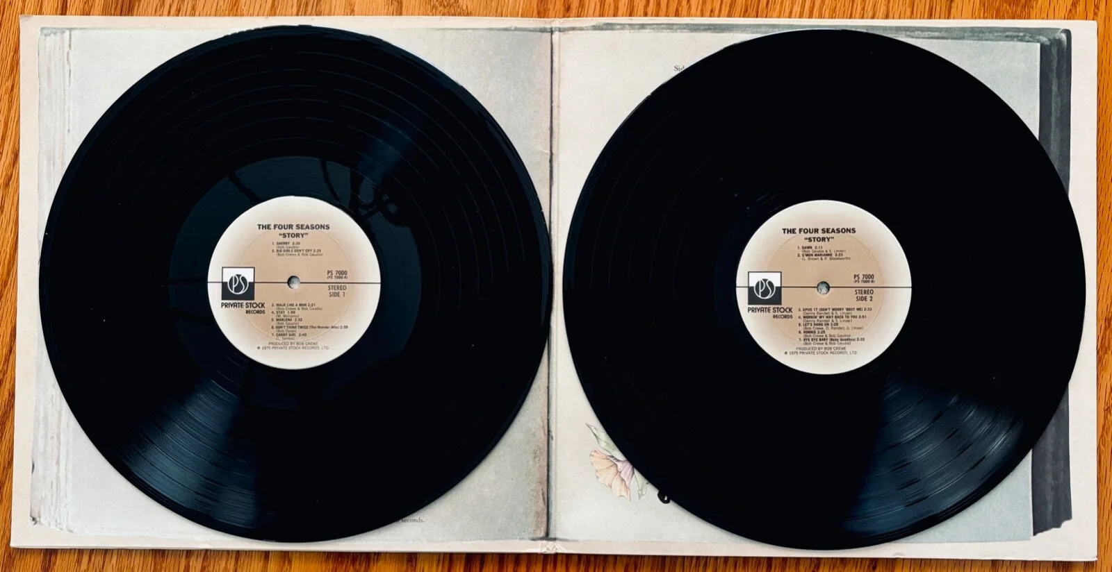 THE FOUR SEASONS~Frankie Valli Signed THE FOUR SEASONS STORY Double Album~NMint, изображение 2