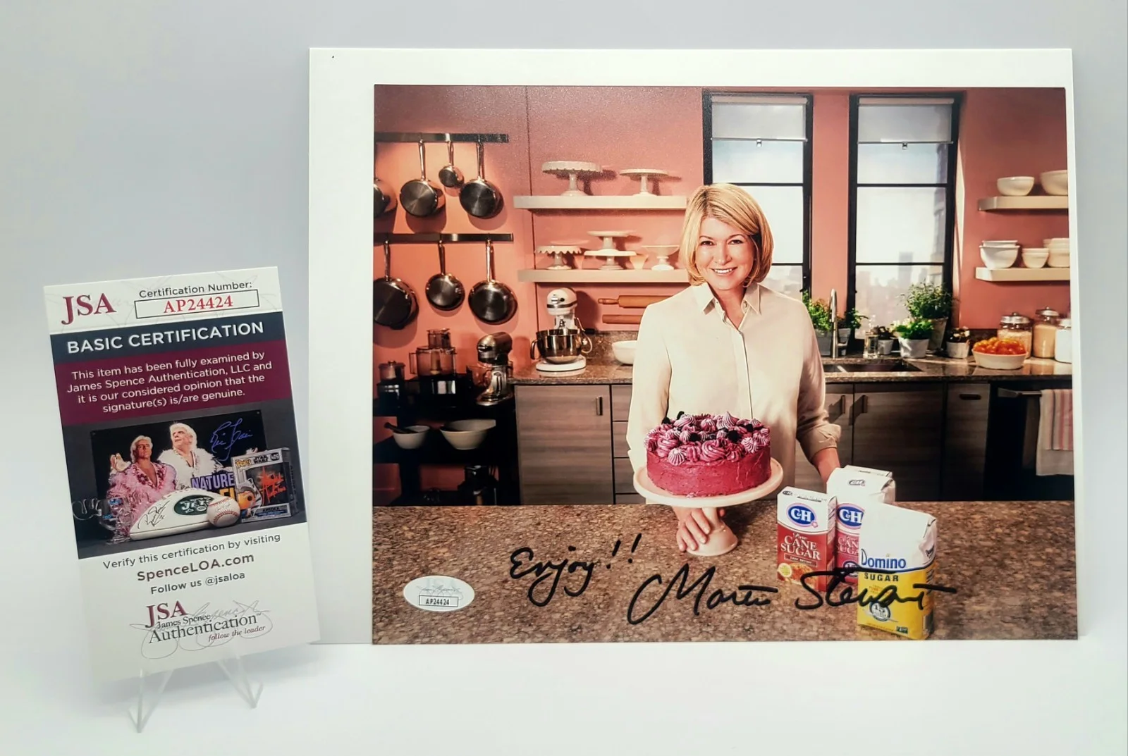 Martha Stewart — Martha Stewart Signed 8x10 Photo JSA COA Autograph Living Show Host, image 2