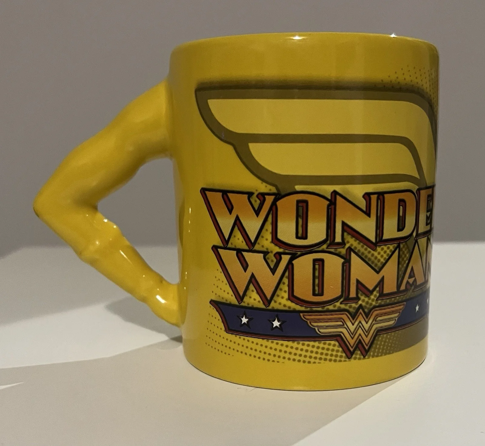 Wonder Woman Yellow Mug Cup DC Comics Warner Bros. Great Condition. Collectable, изображение 3