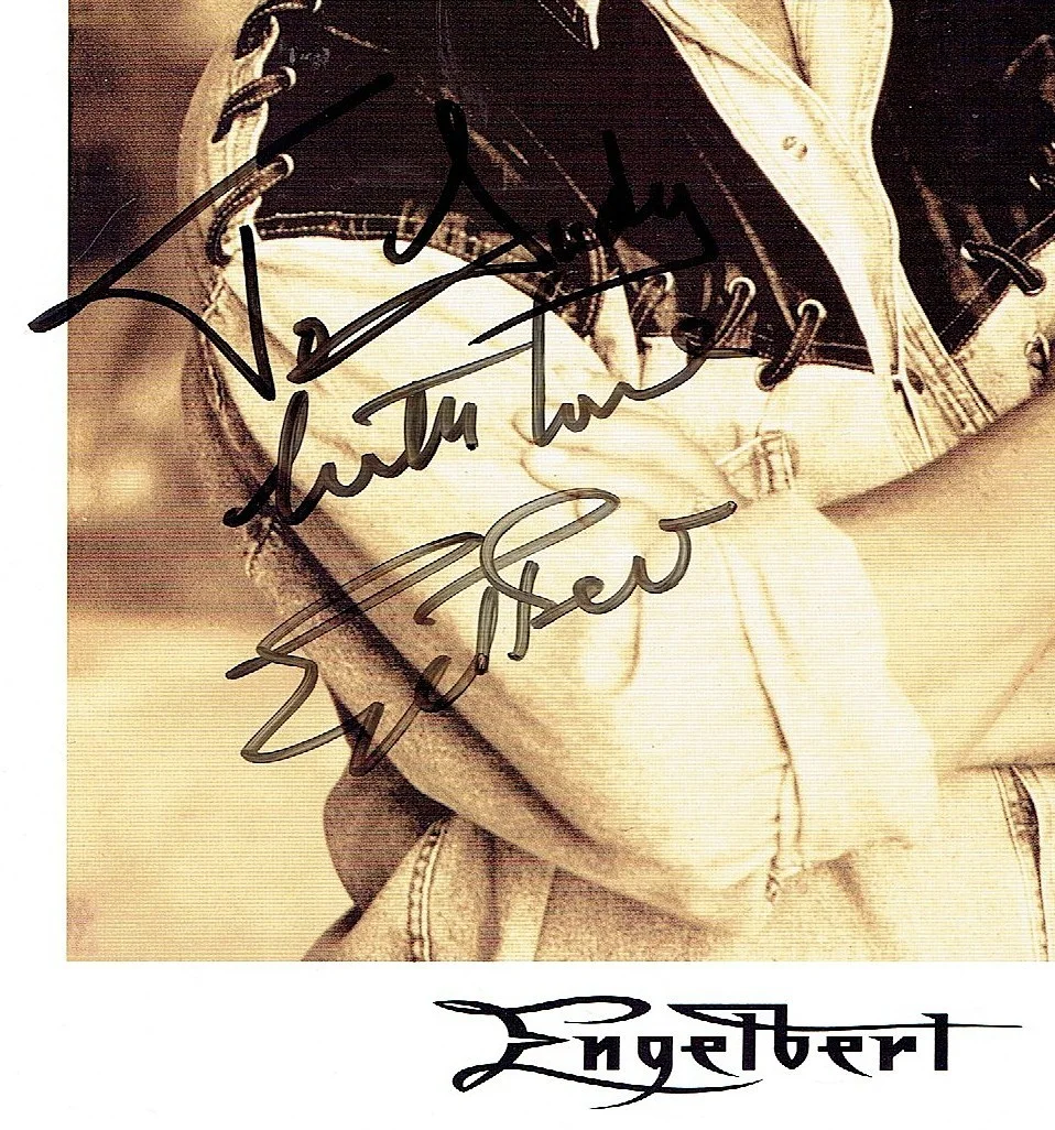 ENGELBERT HUMPERDINCK — ENGELBERT HUMPERDINCK SINGER HAND SIGNED PHOTO 7-7/8 X 9-7/8, изображение 2